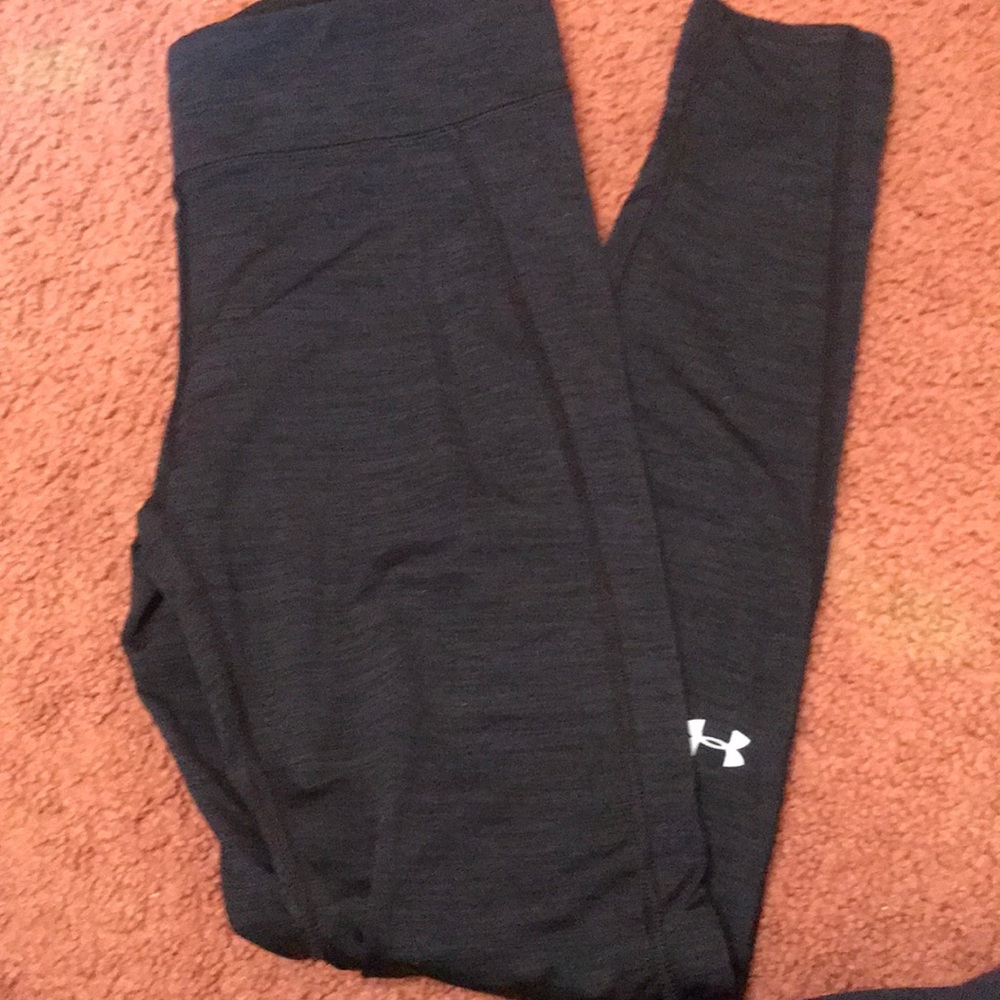 dark grey athletic leggings